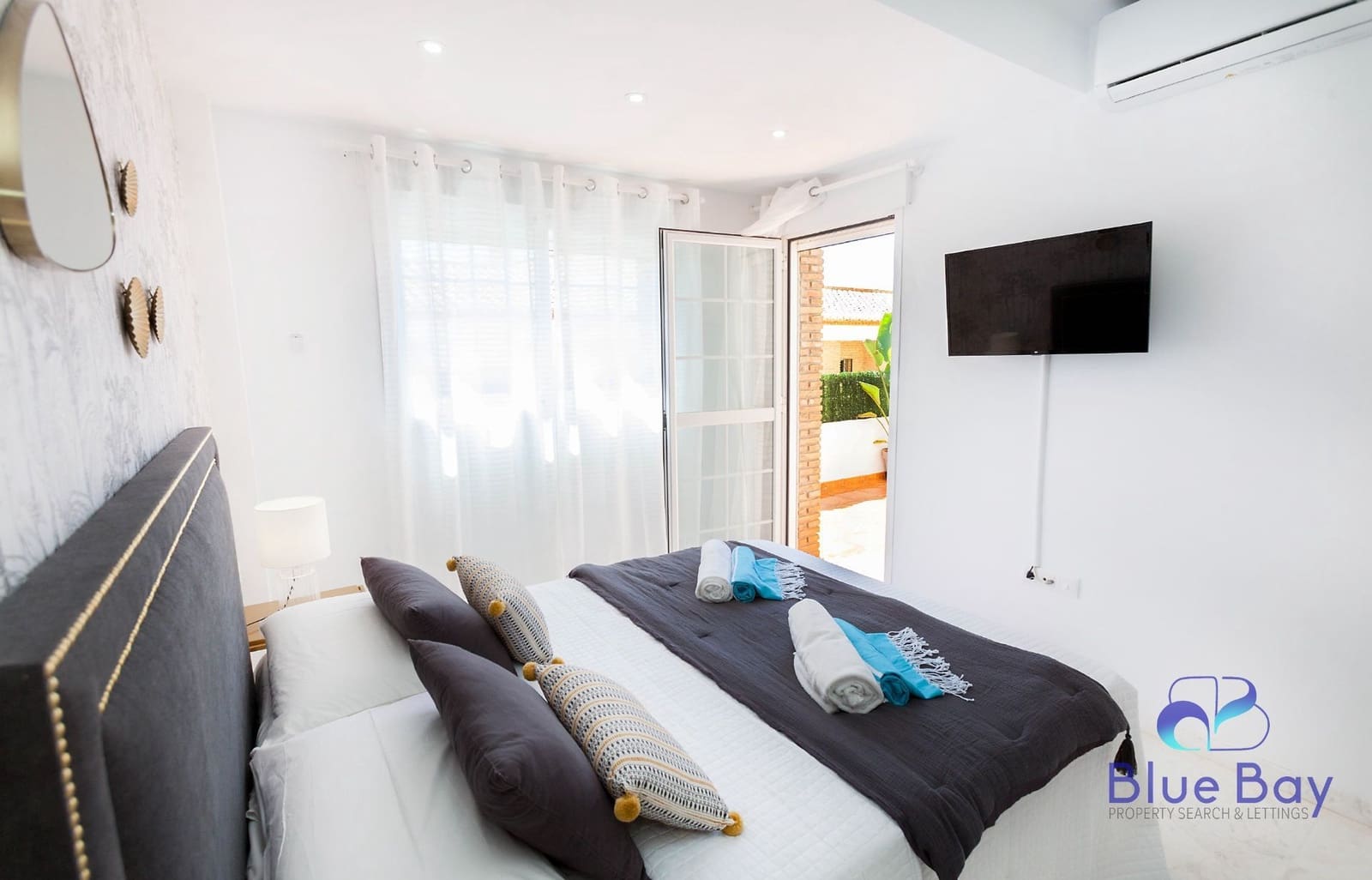 2 sypialnia Apartament do wynajęcia w La Herradura z basenem garażem - 1 400 € (Ref: 9272074)