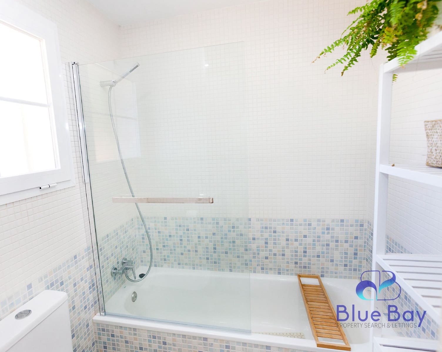 2 sypialnia Apartament do wynajęcia w La Herradura z basenem garażem - 1 400 € (Ref: 9272074)