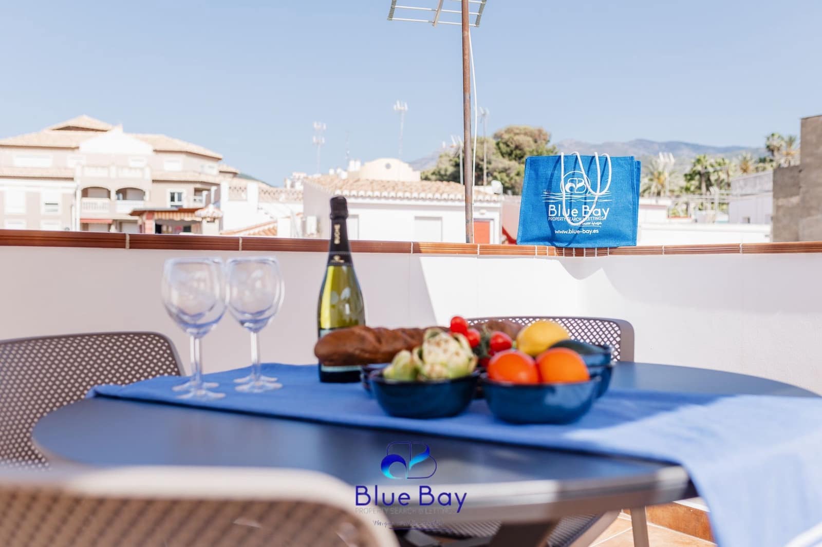 2 makuuhuone Omakotitalo vuokrattavana paikassa La Herradura - 1 150 € (Ref: 9272076)