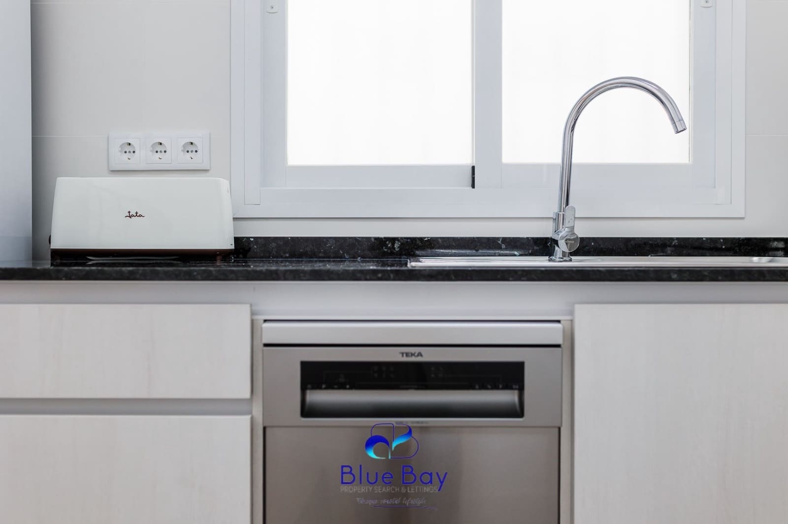 2 makuuhuone Omakotitalo vuokrattavana paikassa La Herradura - 1 150 € (Ref: 9272076)