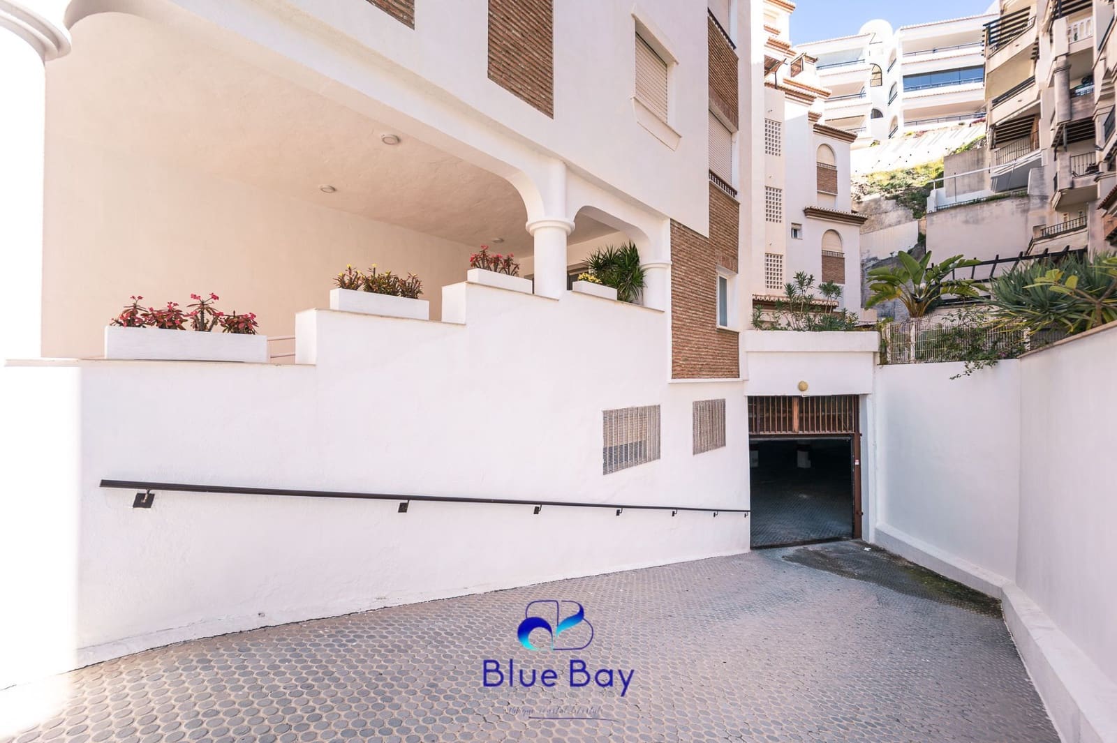 2 bedroom Apartment for rent in La Herradura with garage - € 1,350 (Ref: 9272077)