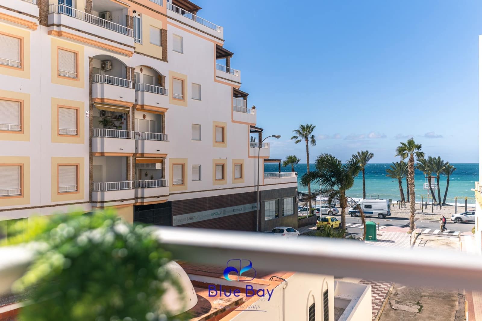 2 bedroom Apartment for rent in La Herradura with garage - € 1,350 (Ref: 9272077)