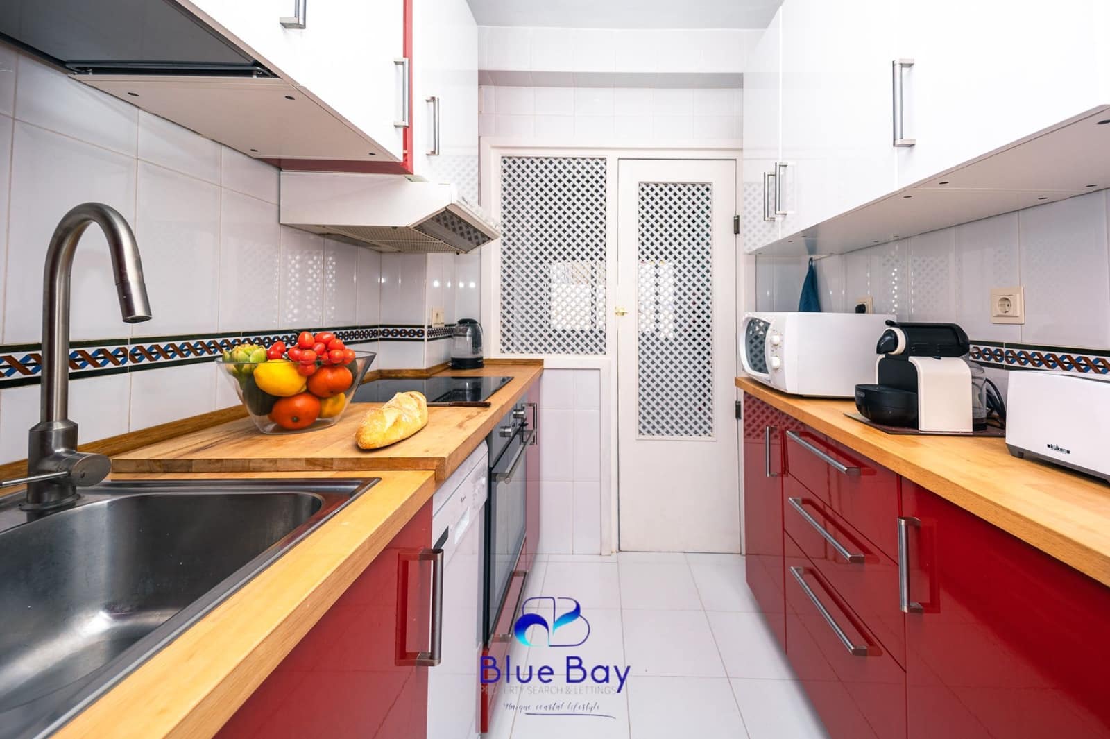 2 bedroom Apartment for rent in La Herradura with garage - € 1,350 (Ref: 9272077)