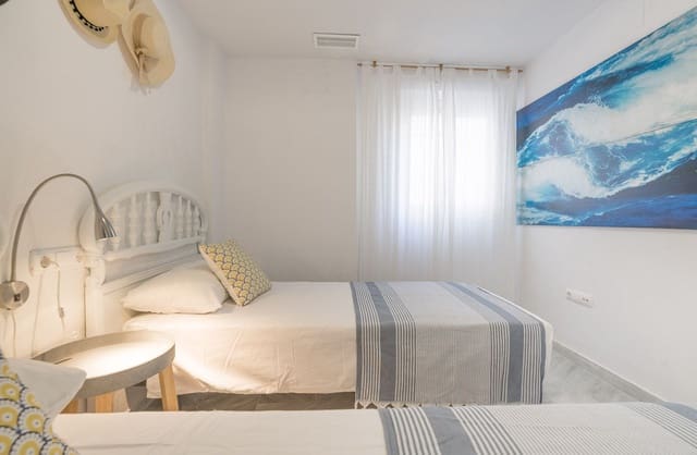 2 soveværelse Lejlighed til leje i La Herradura, Almuñécar med garage - € 1.400 (Ref: 9272078)
