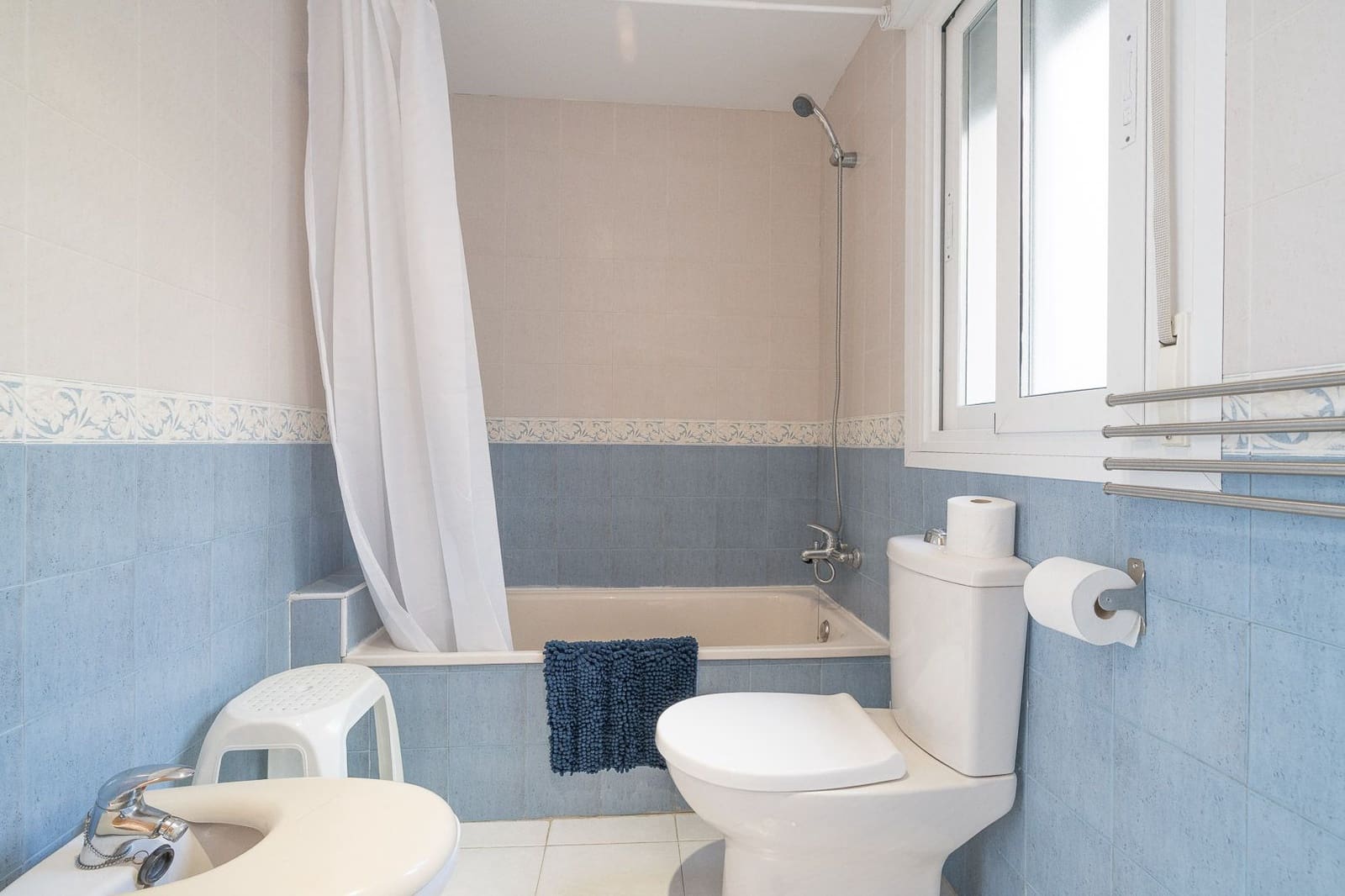 2 soveværelse Lejlighed til leje i La Herradura med garage - € 1.400 (Ref: 9272078)