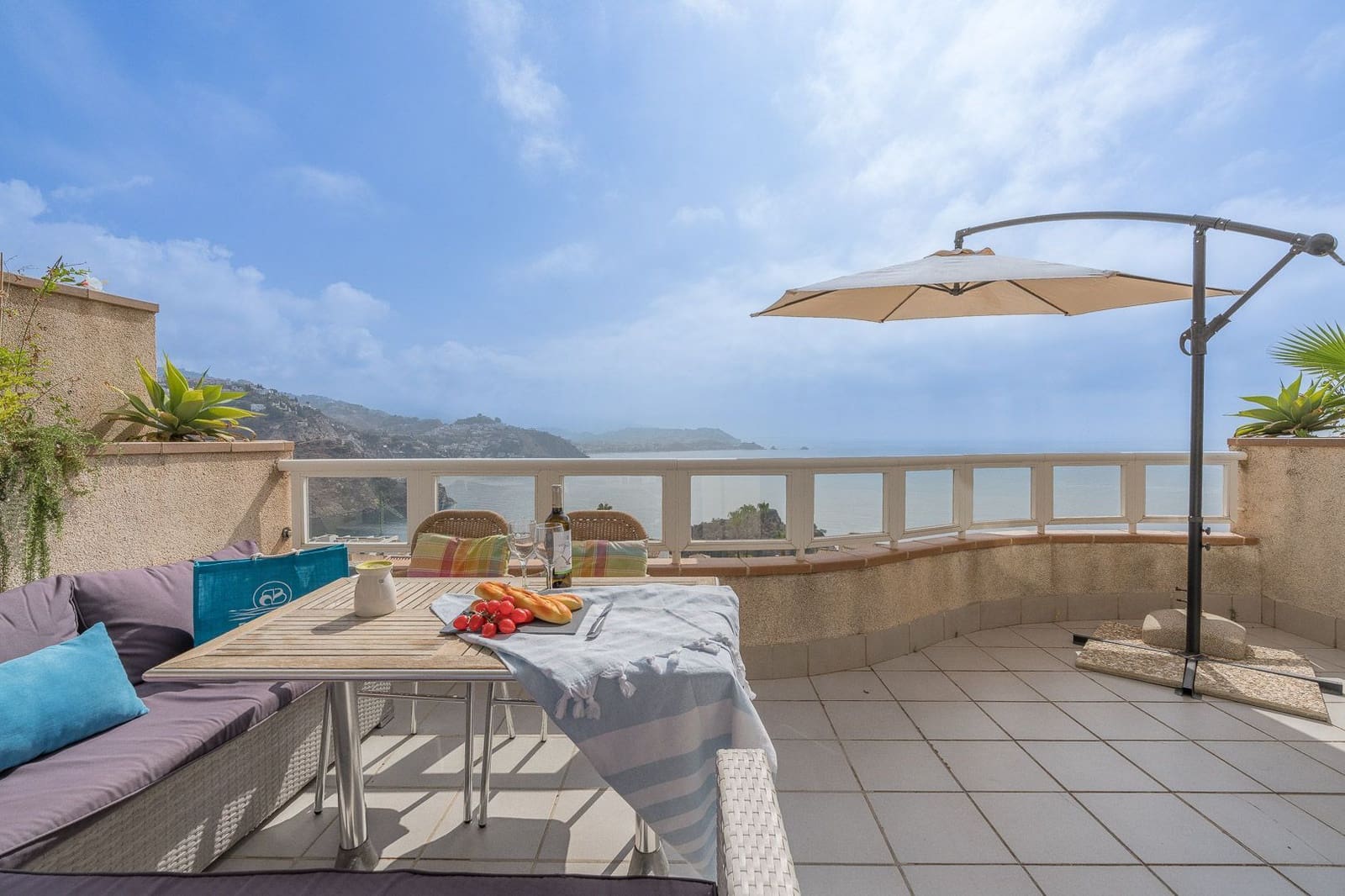 2 soveværelse Lejlighed til leje i La Herradura med garage - € 1.400 (Ref: 9272078)