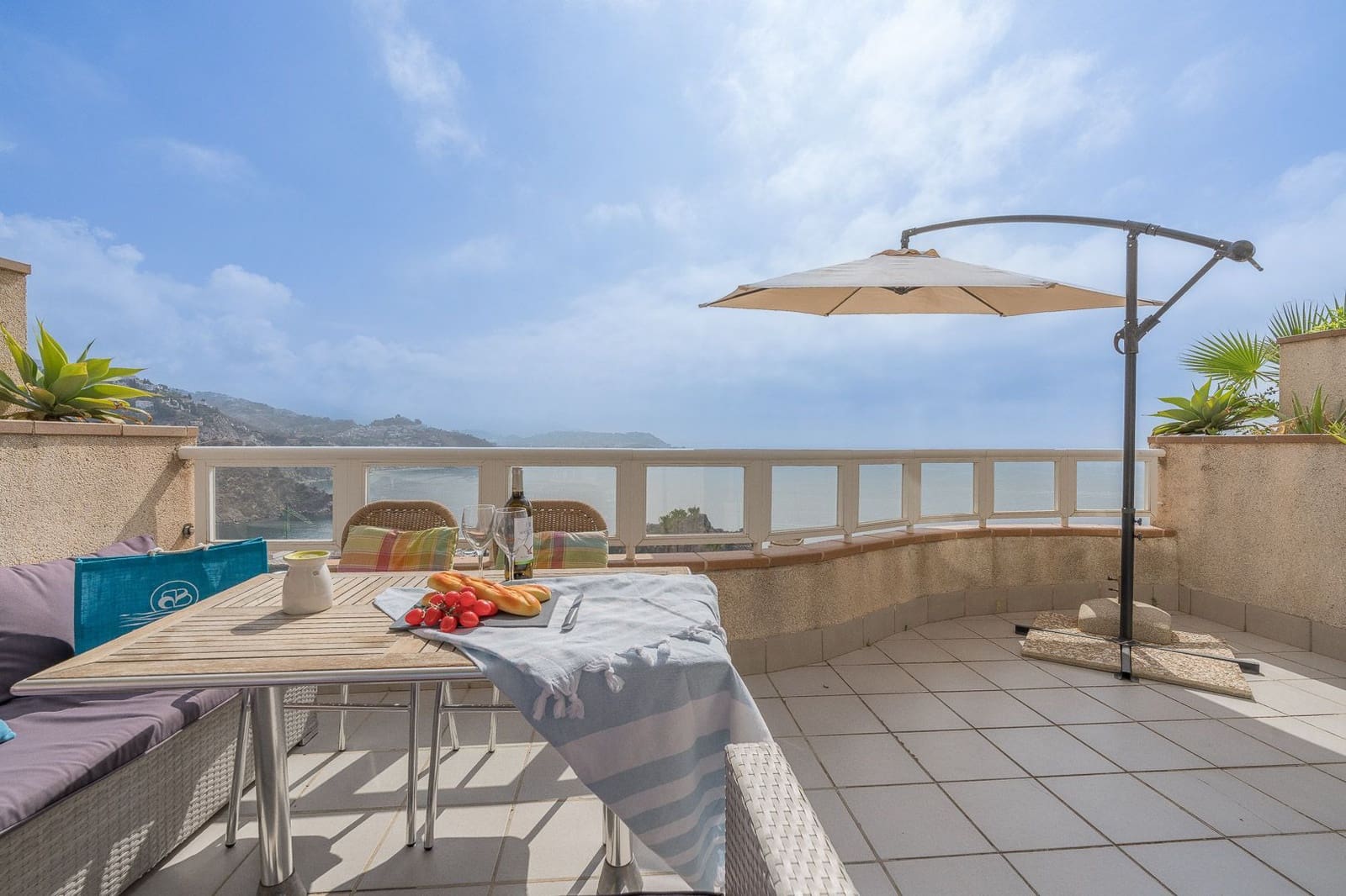 2 soveværelse Lejlighed til leje i La Herradura med garage - € 1.400 (Ref: 9272078)