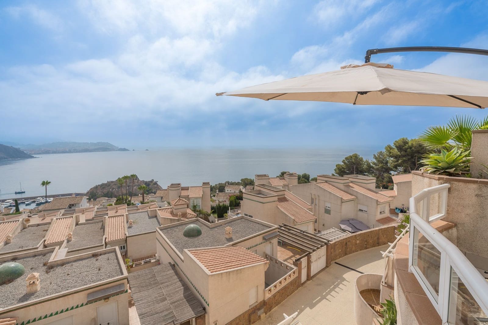 2 soveværelse Lejlighed til leje i La Herradura med garage - € 1.400 (Ref: 9272078)