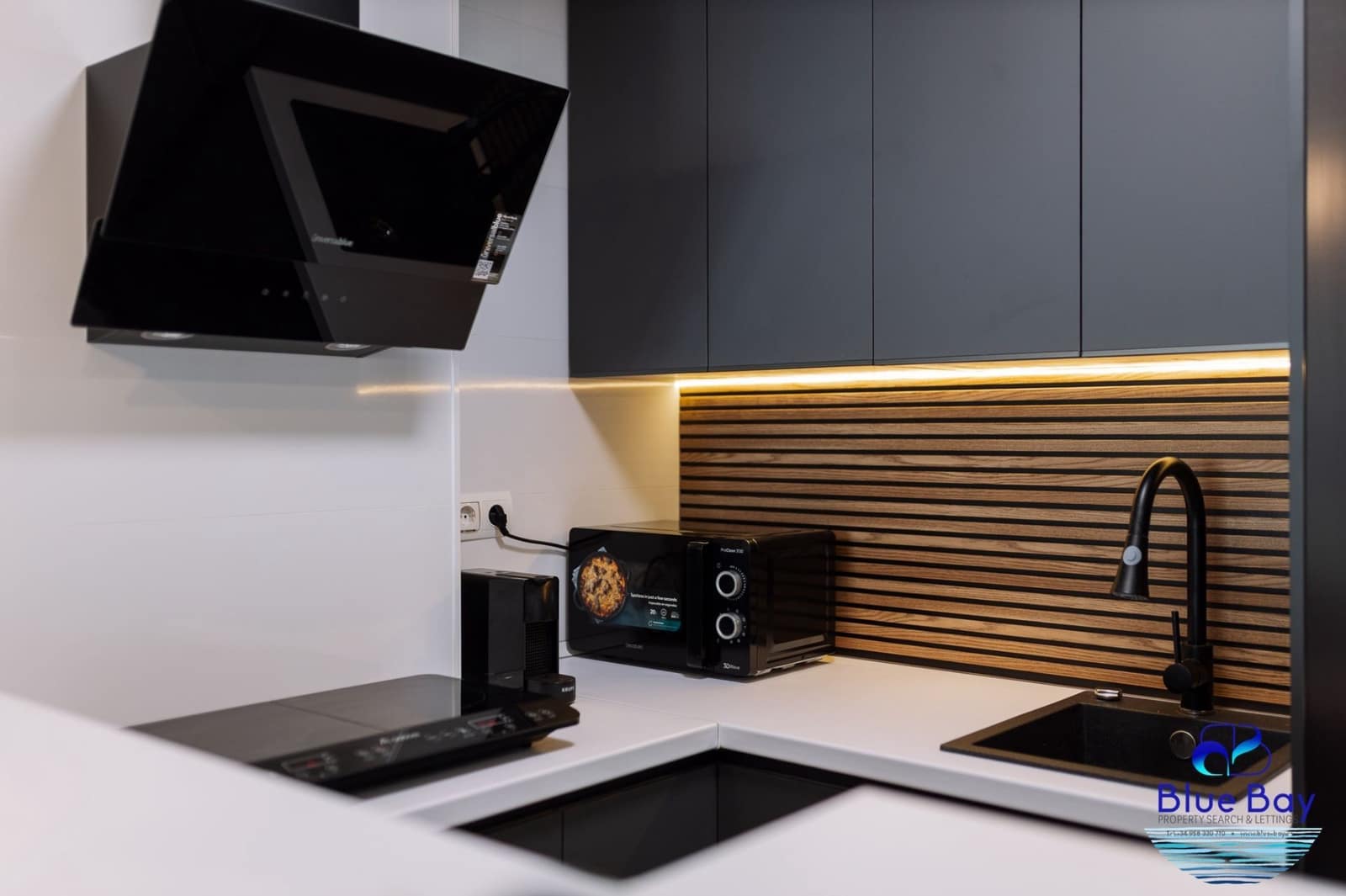 1 soveværelse Lejlighed til leje i La Herradura med swimmingpool - € 950 (Ref: 9272079)