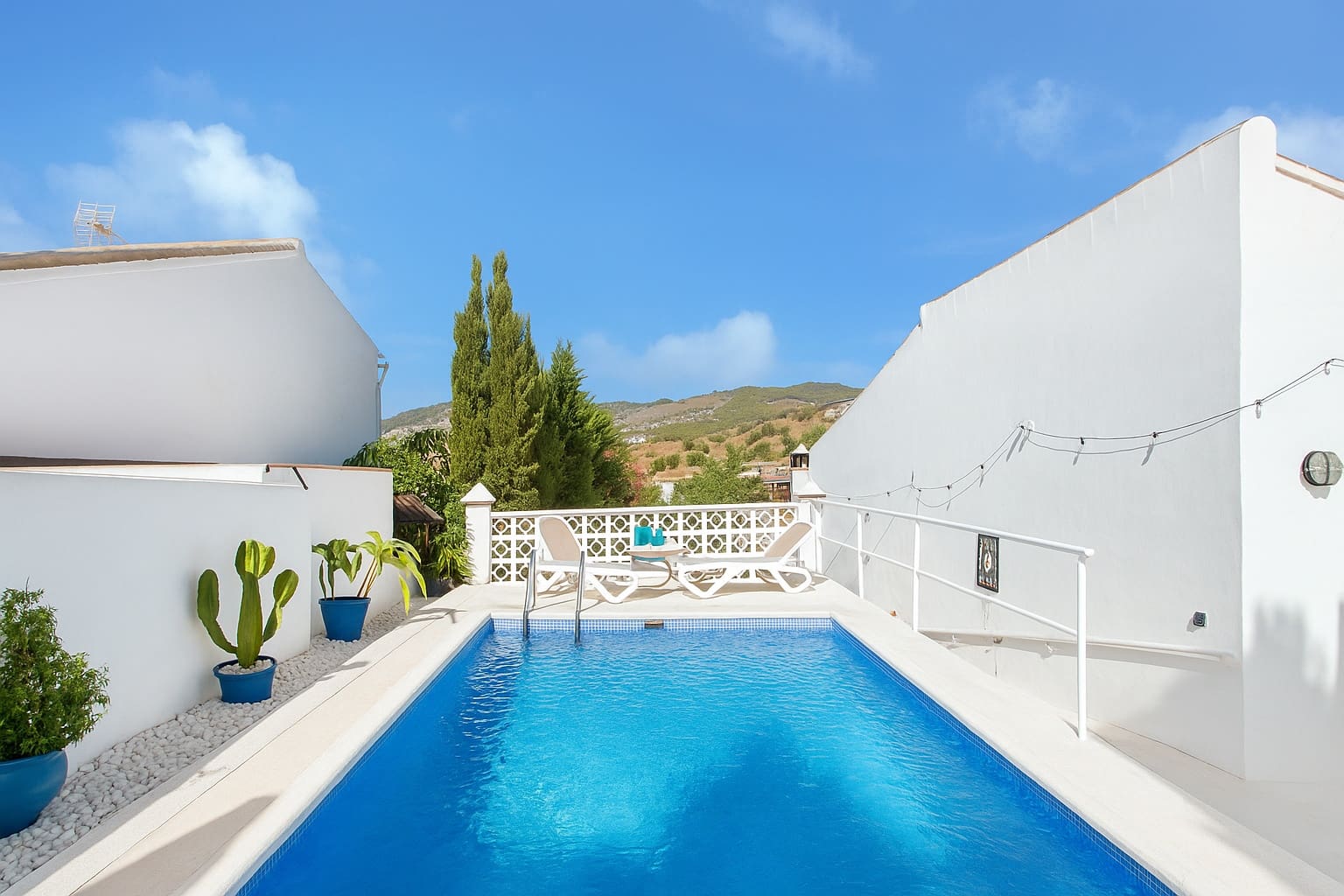 3 bedroom Villa for sale in La Herradura with pool garage - € 525,000 (Ref: 9387384)