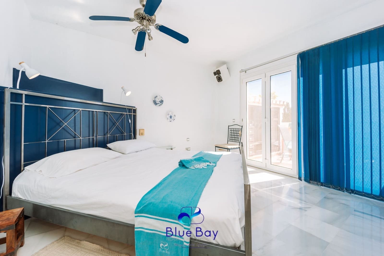 3 slaapkamer Halfvrijstaande villa te koop in La Herradura met zwembad garage - € 650.000 (Ref: 9424275)