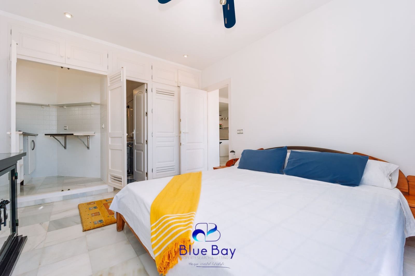 3 slaapkamer Halfvrijstaande villa te koop in La Herradura met zwembad garage - € 650.000 (Ref: 9424275)