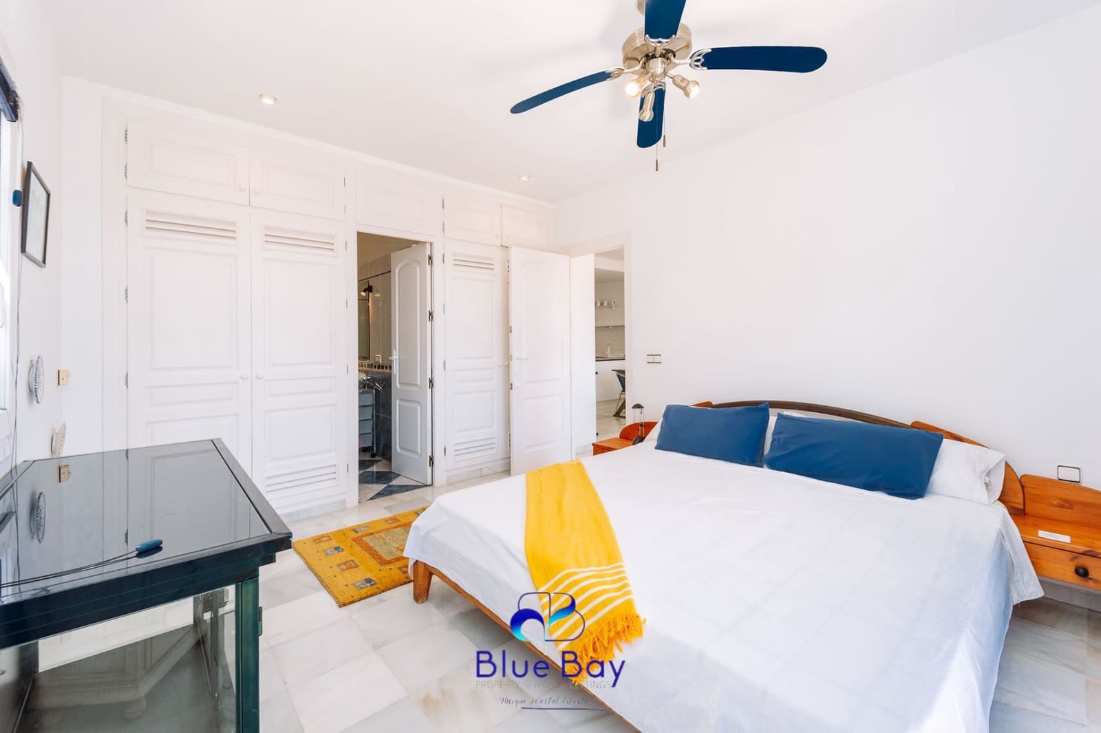 3 slaapkamer Halfvrijstaande villa te koop in La Herradura met zwembad garage - € 650.000 (Ref: 9424275)