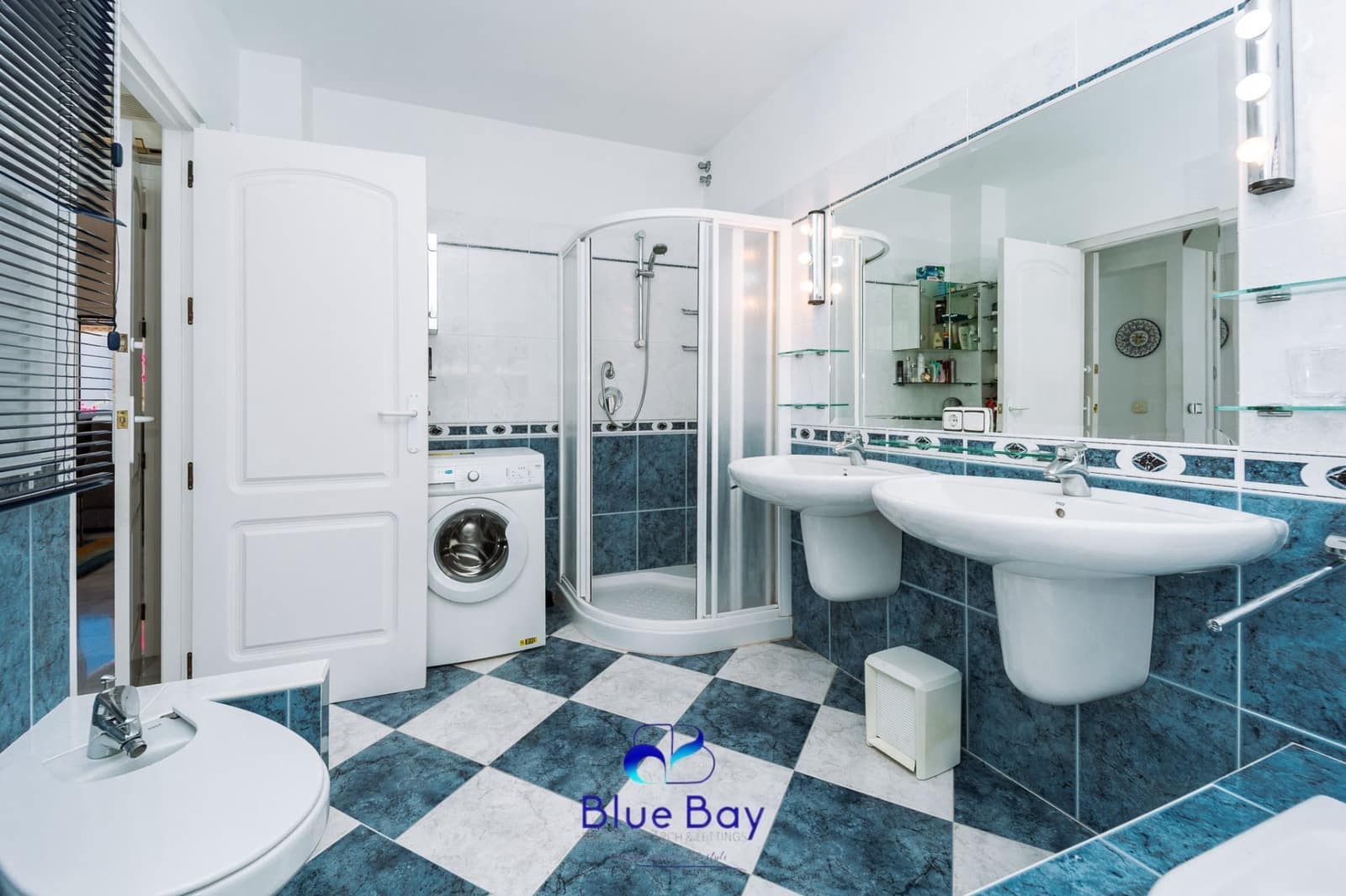 3 slaapkamer Halfvrijstaande villa te koop in La Herradura met zwembad garage - € 650.000 (Ref: 9424275)