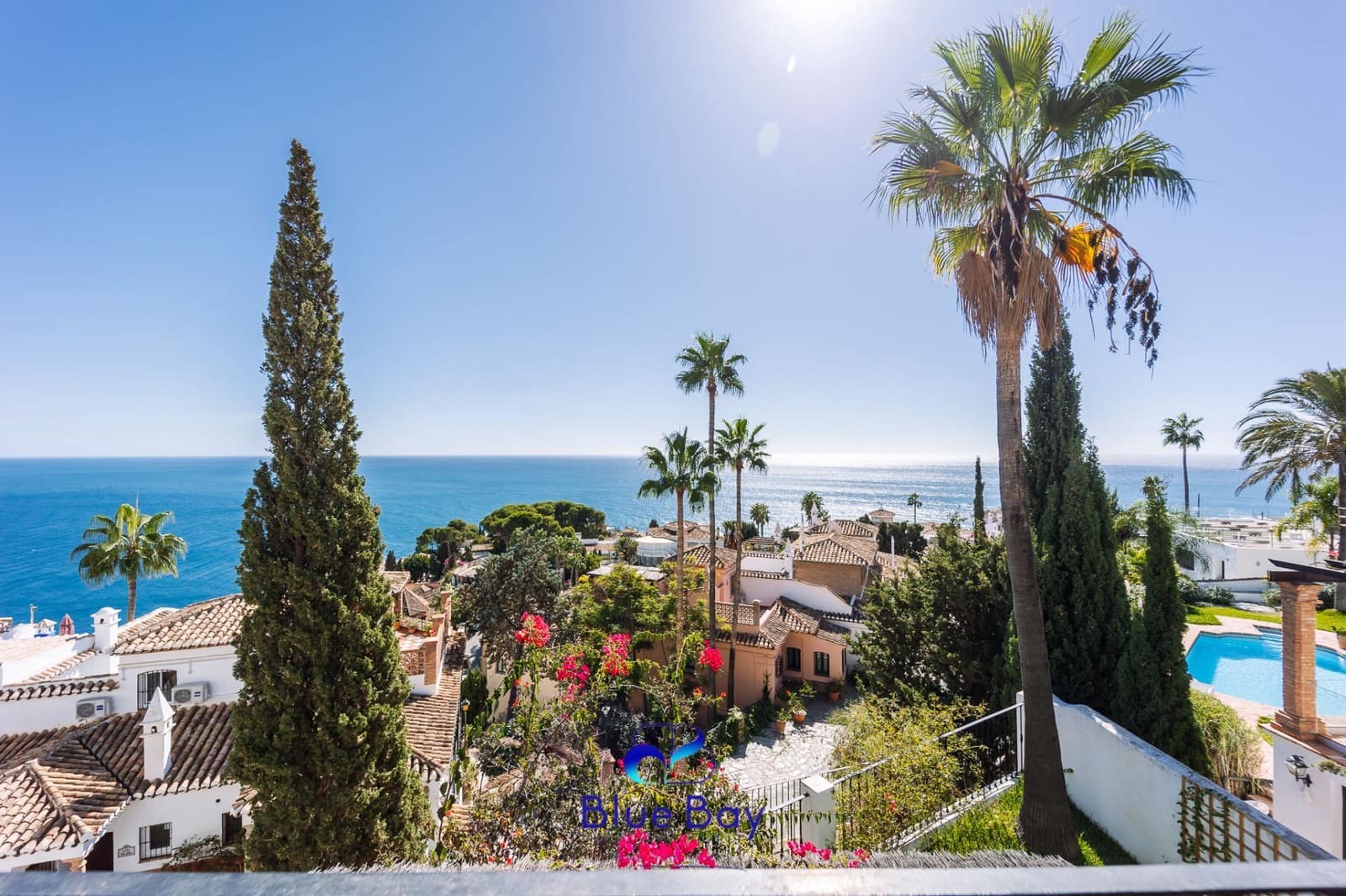 3 slaapkamer Halfvrijstaande villa te koop in La Herradura met zwembad garage - € 650.000 (Ref: 9424275)