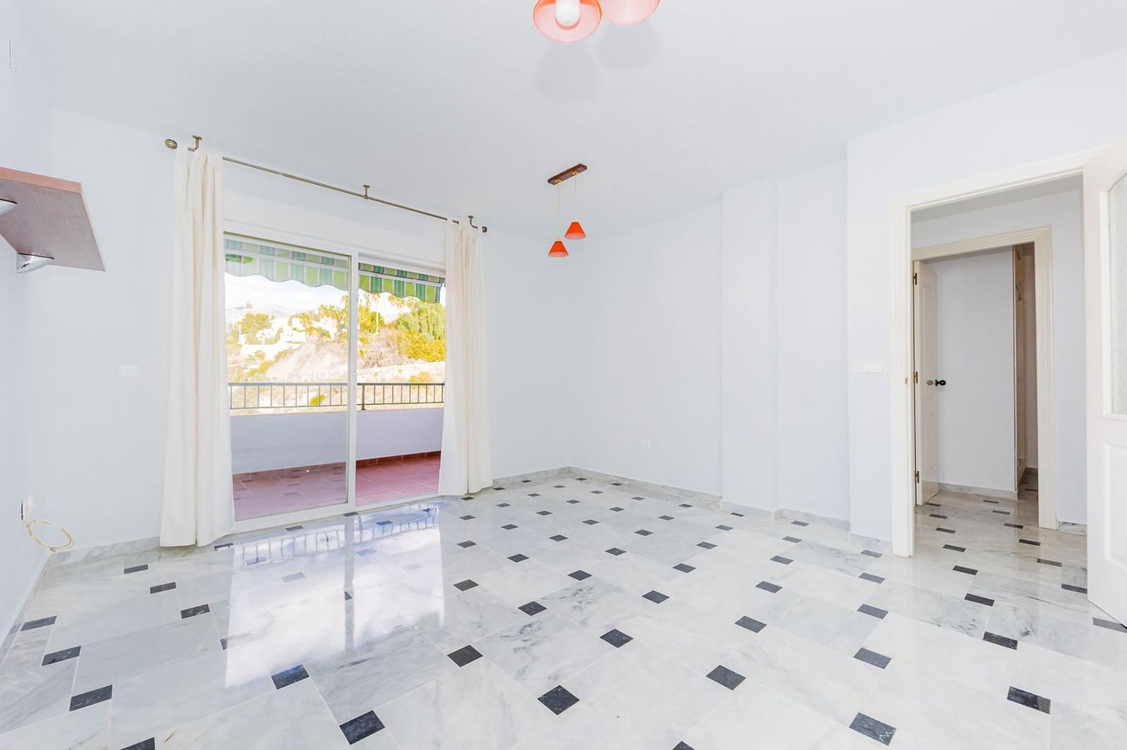 2 slaapkamer Appartement te koop in La Herradura met garage - € 330.000 (Ref: 9439479)