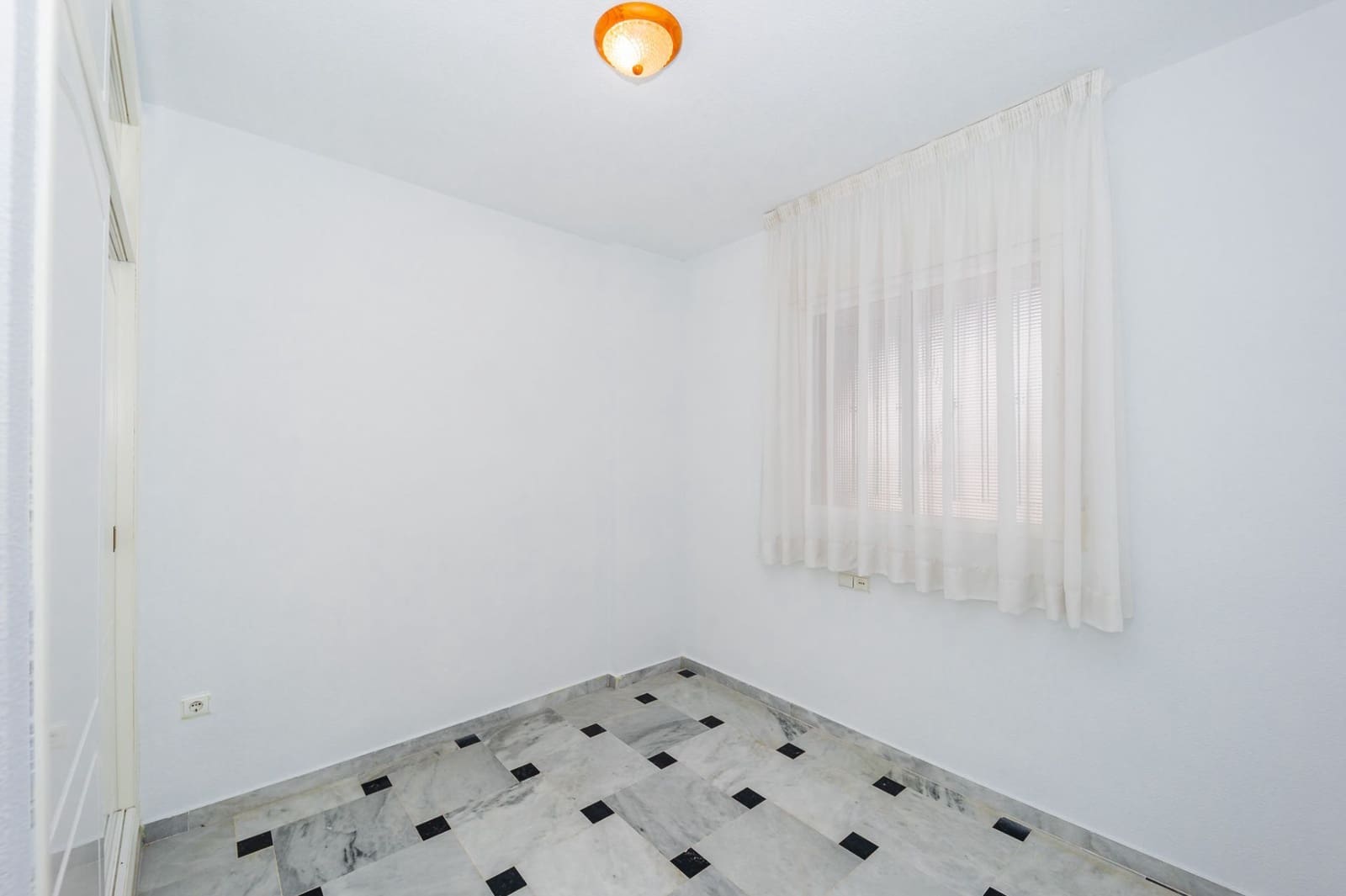 2 slaapkamer Appartement te koop in La Herradura met garage - € 330.000 (Ref: 9439479)