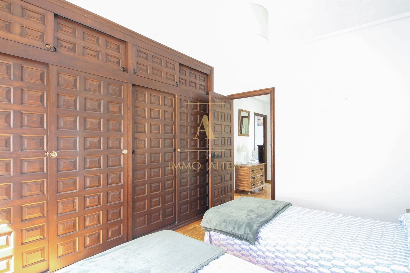4 soveværelse Villa til salg i Alicante by med garage - € 1.090.000 (Ref: 10004980)