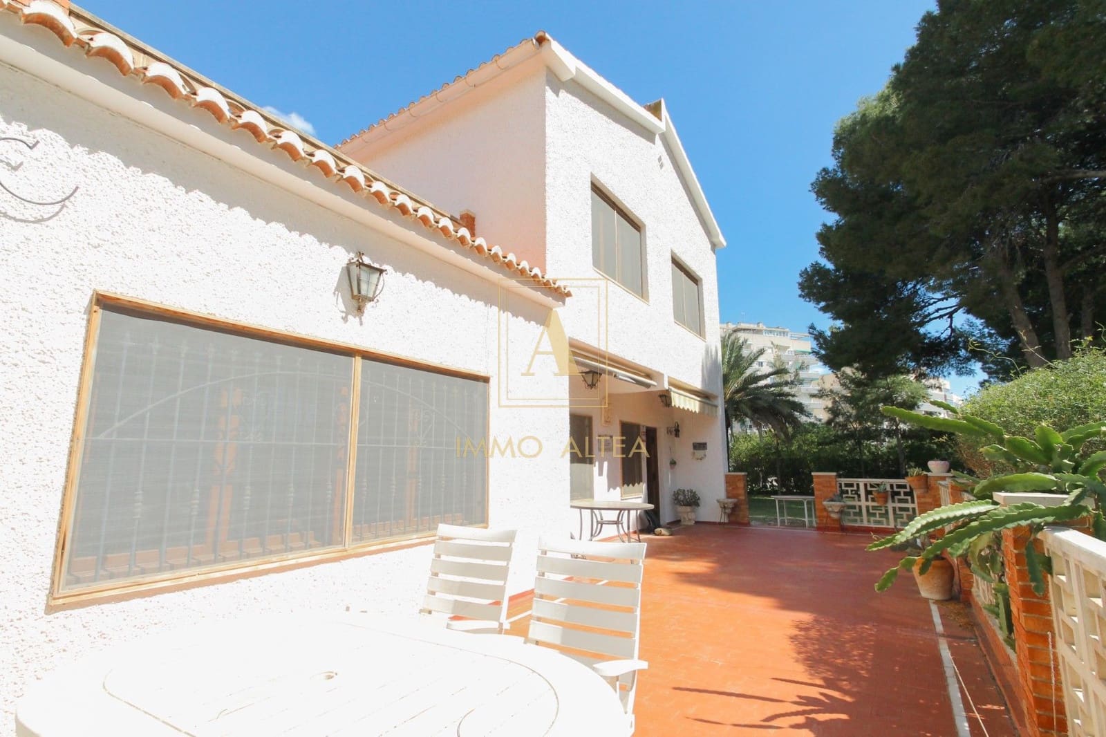 4 soveværelse Villa til salg i Alicante by med garage - € 1.090.000 (Ref: 10004980)