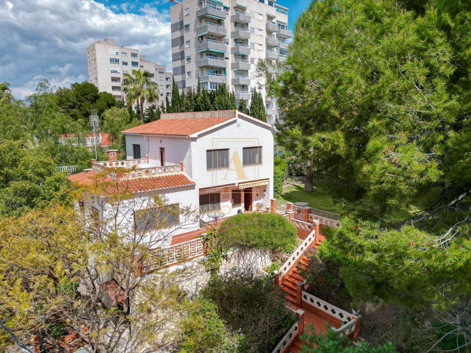 4 soveværelse Villa til salg i Alicante by med garage - € 1.090.000 (Ref: 10004980)