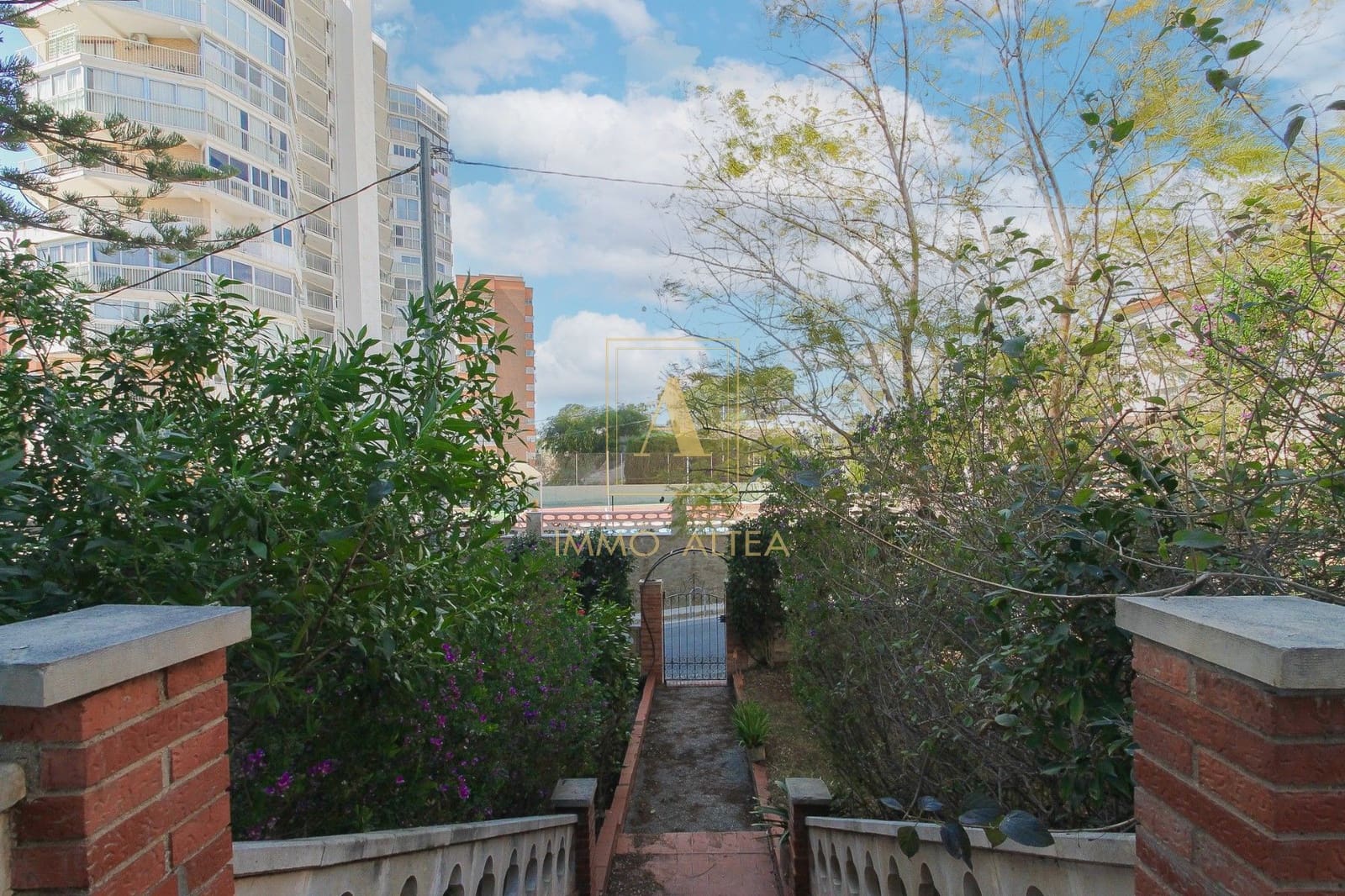 4 soveværelse Villa til salg i Alicante by med garage - € 1.090.000 (Ref: 10004980)