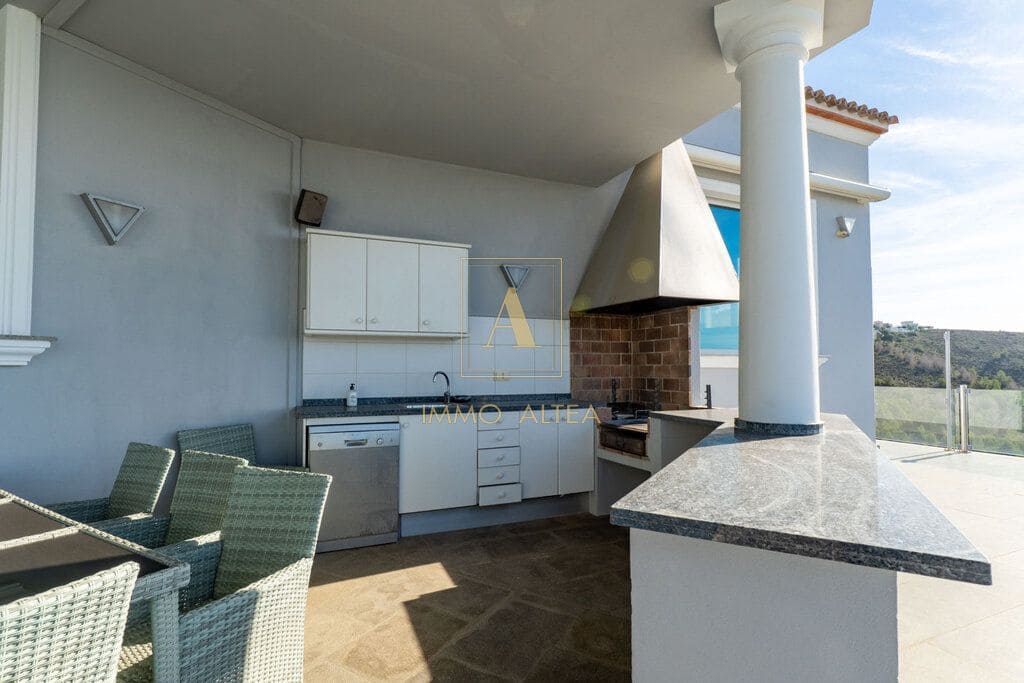 4 quarto Moradia para venda em Moraira com piscina garagem - 1 990 000 € (Ref: 10021936)