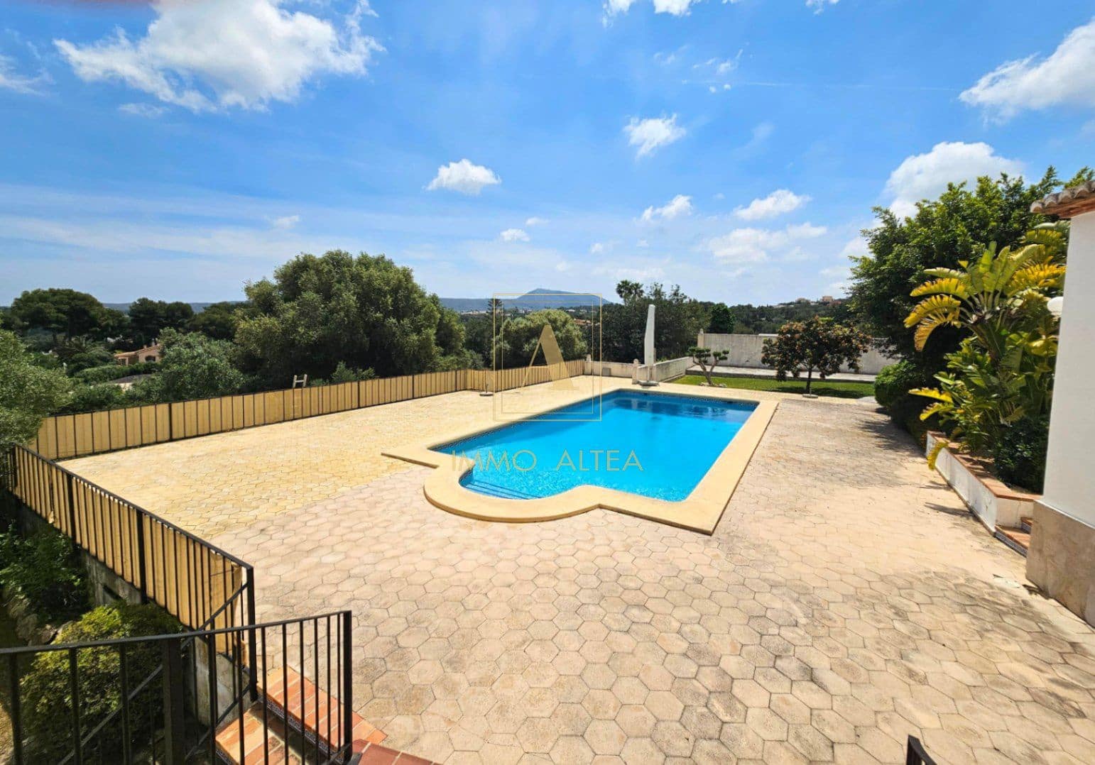 Chalet de 6 habitaciones en Alicante / Alacant ciudad en venta con piscina garaje - 1.295.000 € (Ref: 10034856)