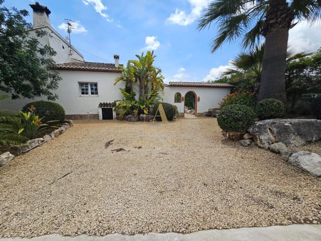 Chalet de 6 habitaciones en Alicante / Alacant ciudad en venta con piscina garaje - 1.295.000 € (Ref: 10034856)