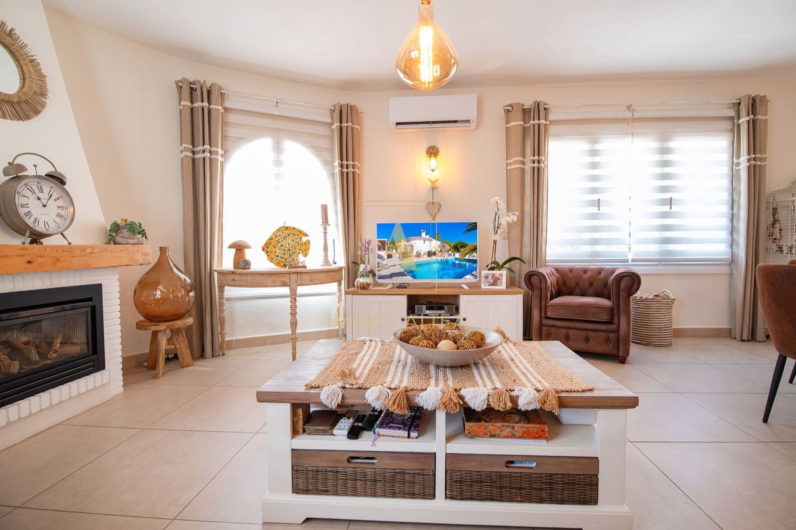 2 bedroom Villa for sale in Alicante / Alacant city with pool garage - € 579,000 (Ref: 10097502)