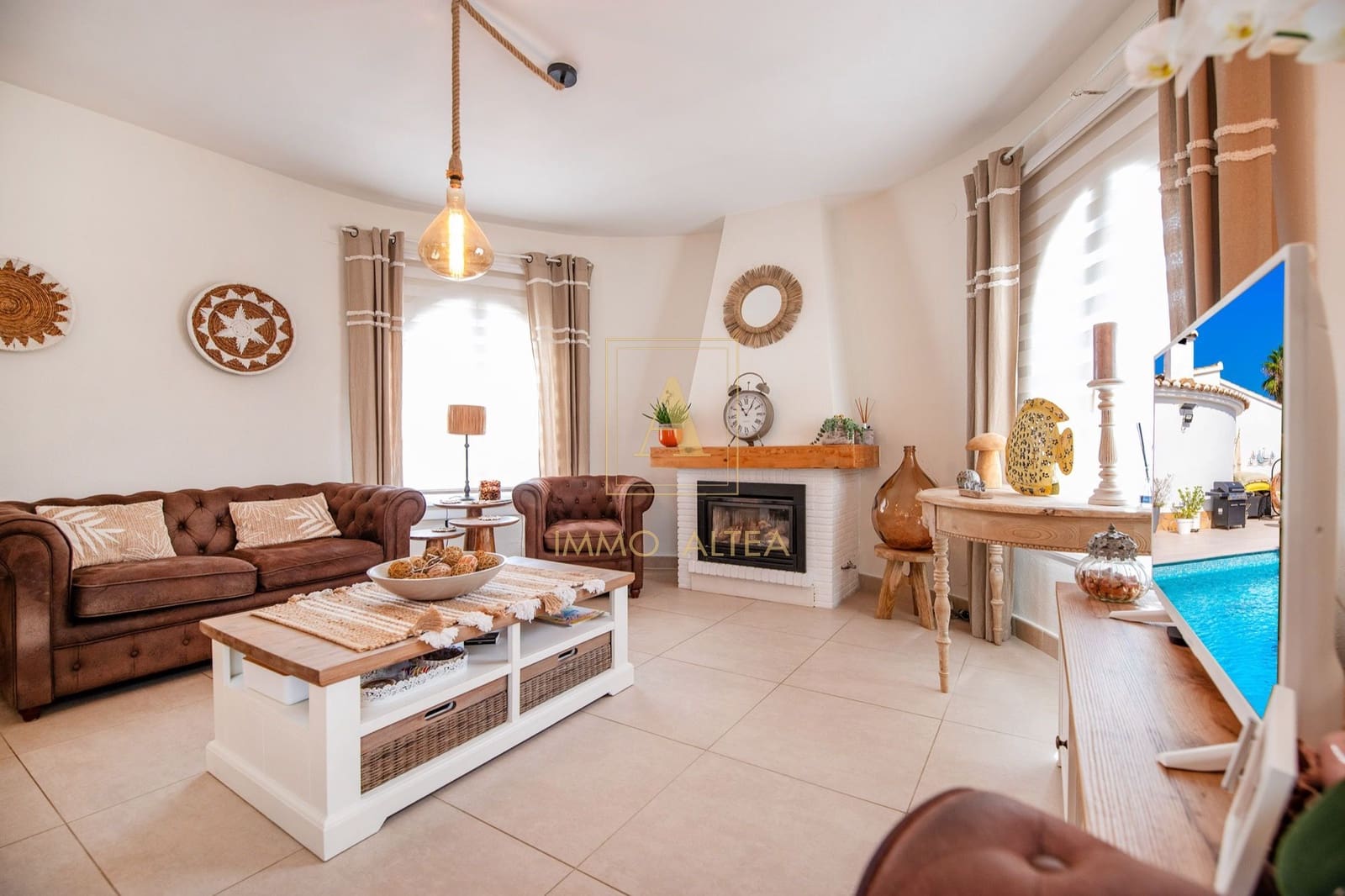 2 bedroom Villa for sale in Alicante / Alacant city with pool garage - € 579,000 (Ref: 10097502)