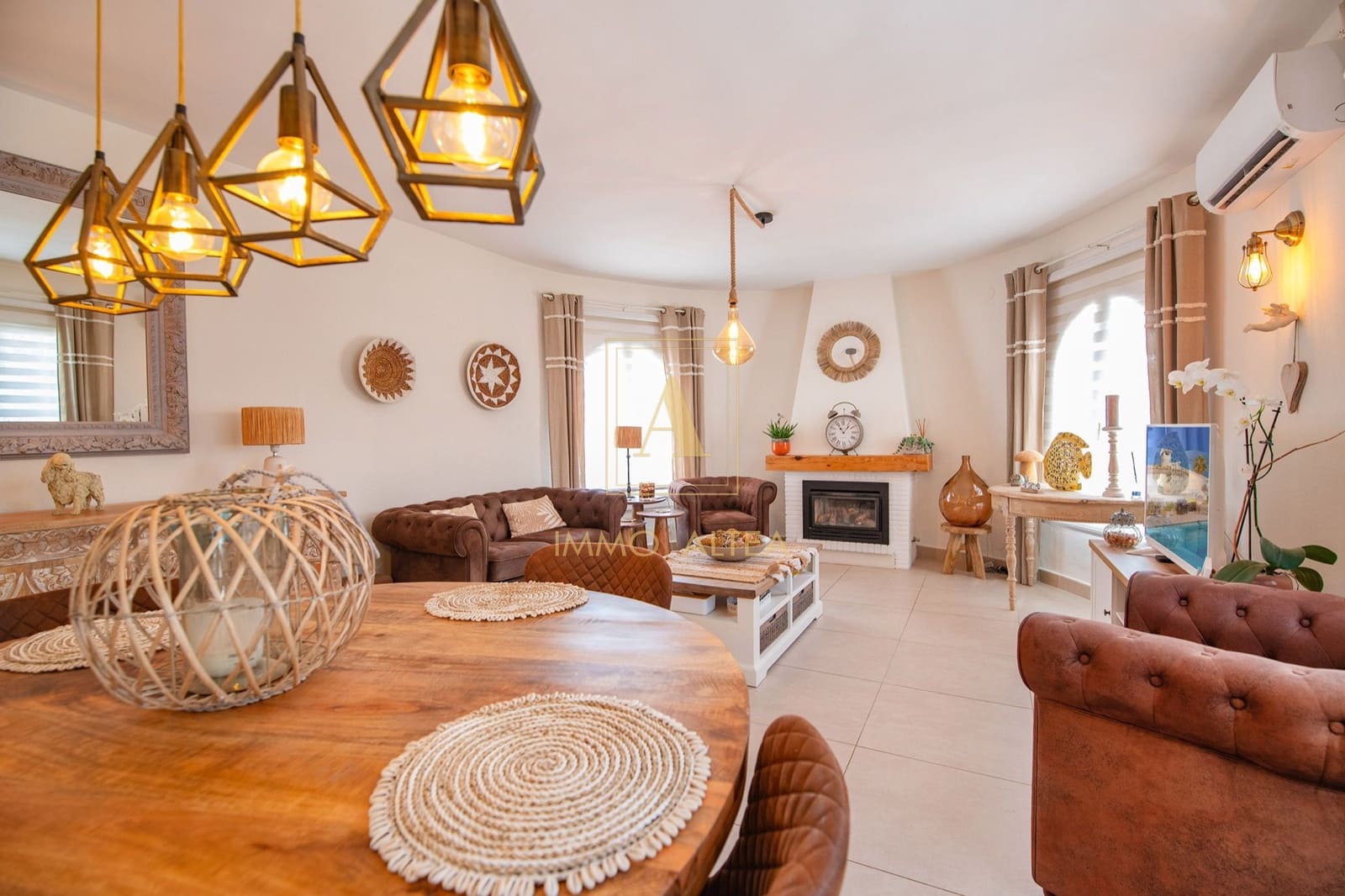 2 bedroom Villa for sale in Alicante / Alacant city with pool garage - € 579,000 (Ref: 10097502)