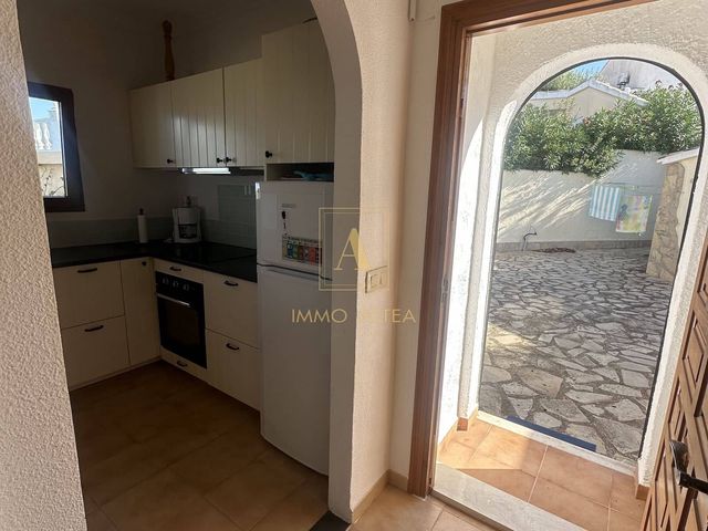 3 soveværelse Villa til salg i Alicante by med swimmingpool garage - € 665.000 (Ref: 10097503)