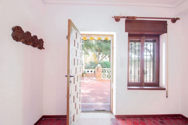 4 soverom Villa til salgs i Alicante by med garasje - € 1 090 000 (Ref: 10113531)