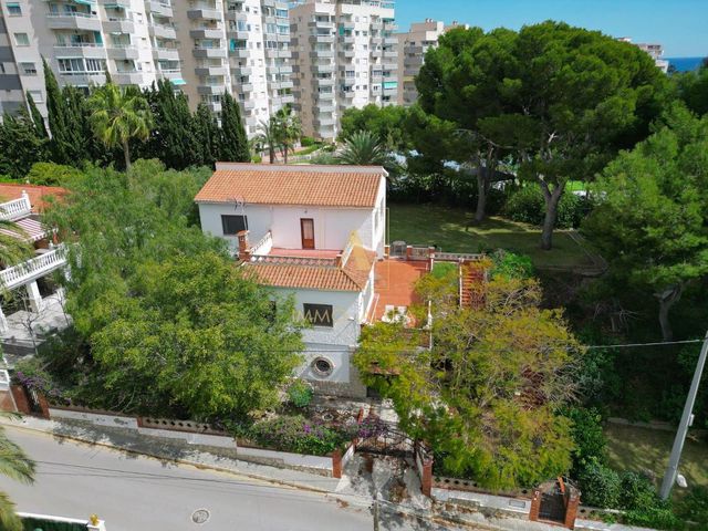 4 soverom Villa til salgs i Alicante by med garasje - € 1 090 000 (Ref: 10113531)