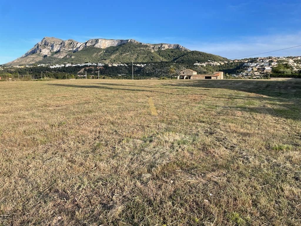 Rakentamaton maa myytävänä paikassa Denia - 500 000 € (Ref: 10158963)