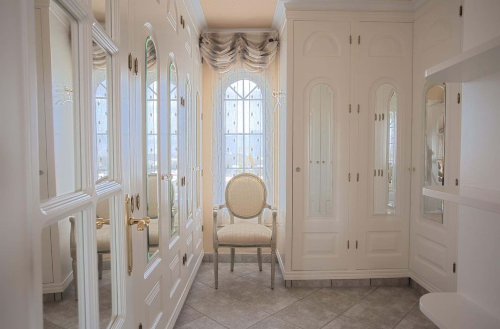 7 slaapkamer Villa te koop in La Nucia met zwembad garage - € 2.900.000 (Ref: 7321799)