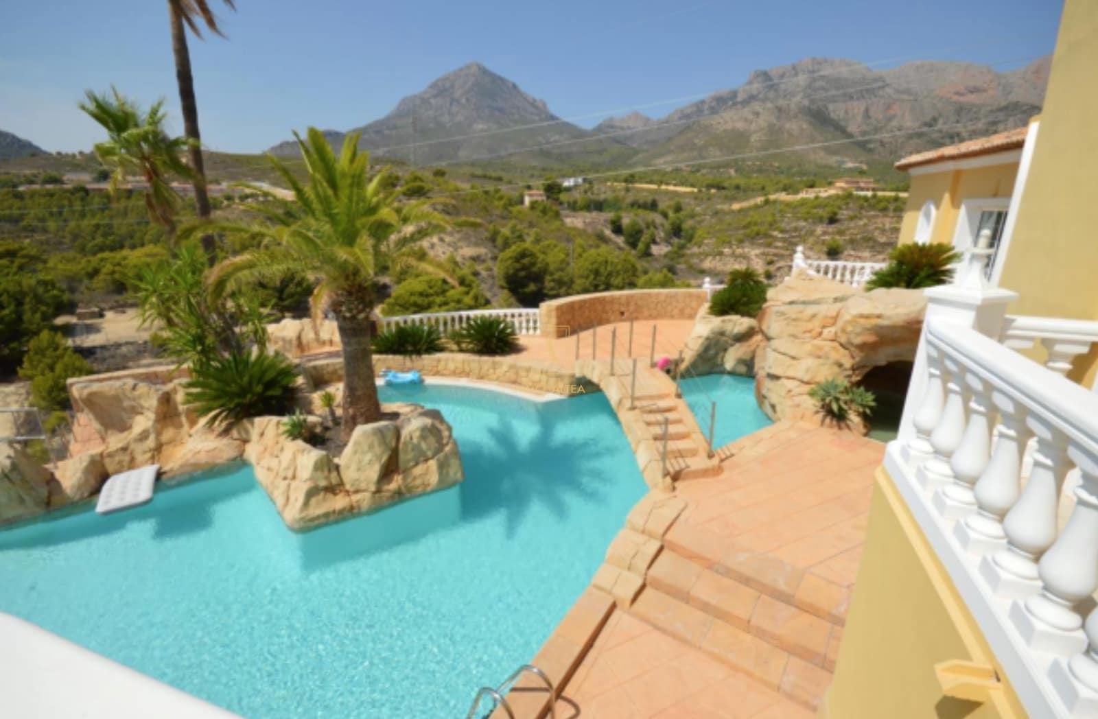 7 slaapkamer Villa te koop in La Nucia met zwembad garage - € 2.900.000 (Ref: 7321799)