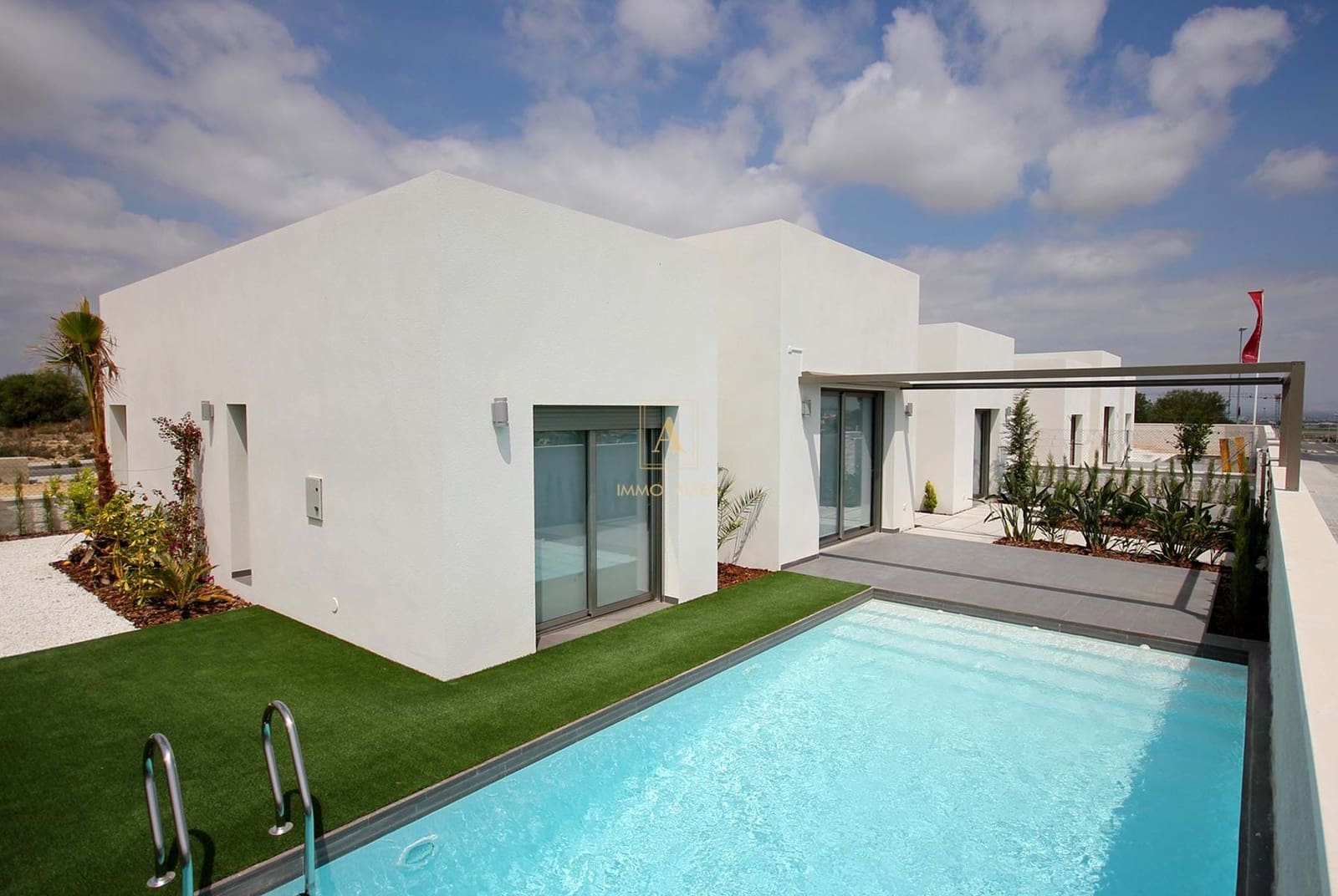 3 bedroom Villa for sale in El Campello - € 849,900 (Ref: 7321856)