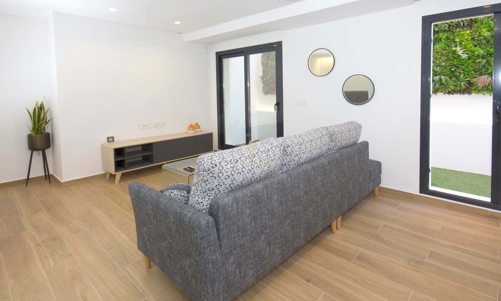 3 bedroom Villa for sale in El Campello - € 849,900 (Ref: 7321856)