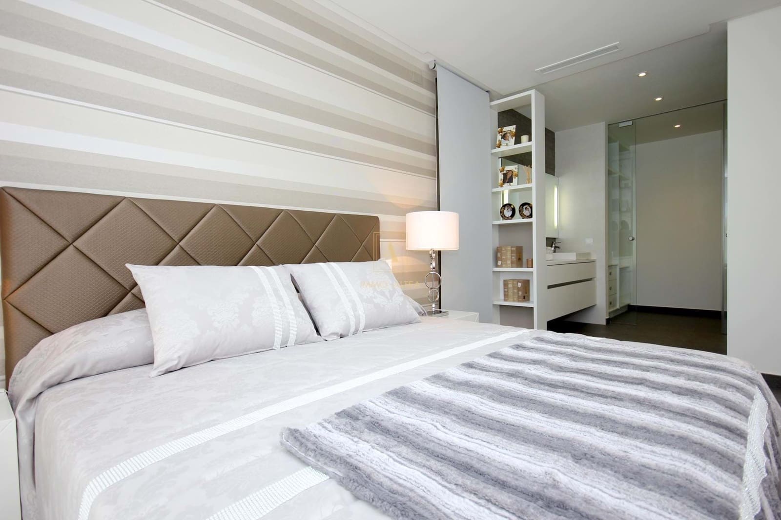 3 bedroom Villa for sale in El Campello - € 849,900 (Ref: 7321856)