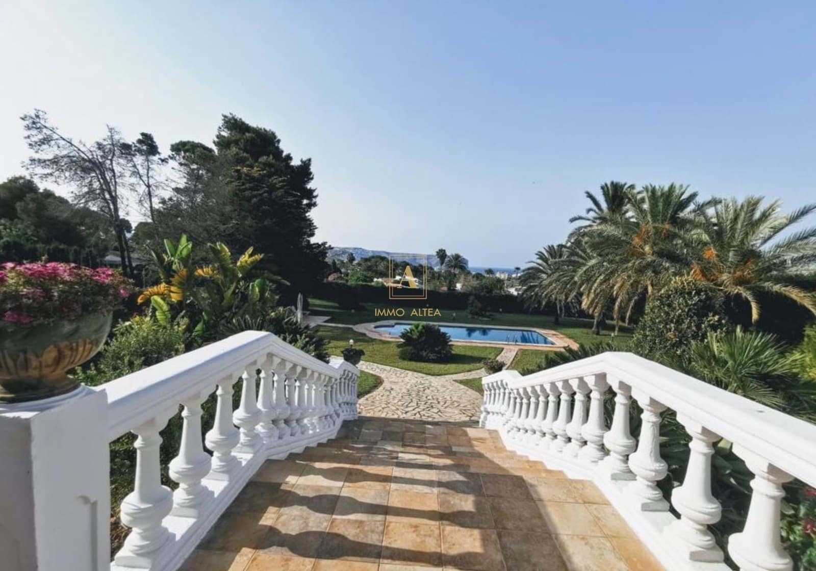 5 bedroom Villa for sale in Javea / Xabia - € 1,950,000 (Ref: 7321864)