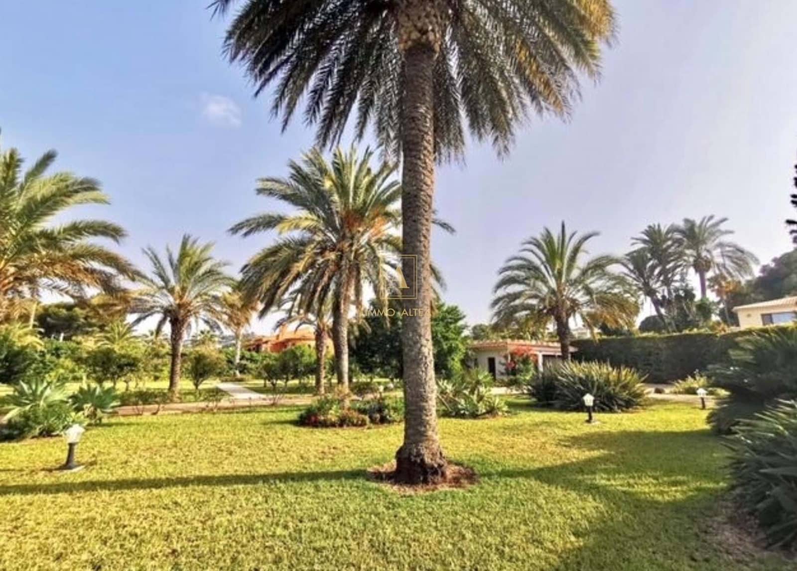 5 bedroom Villa for sale in Javea / Xabia - € 1,950,000 (Ref: 7321864)