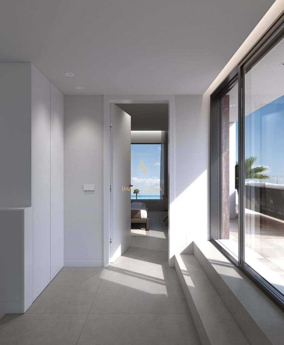 4 bedroom Villa for sale in Torre de la Horadada - € 1,090,000 (Ref: 7321893)