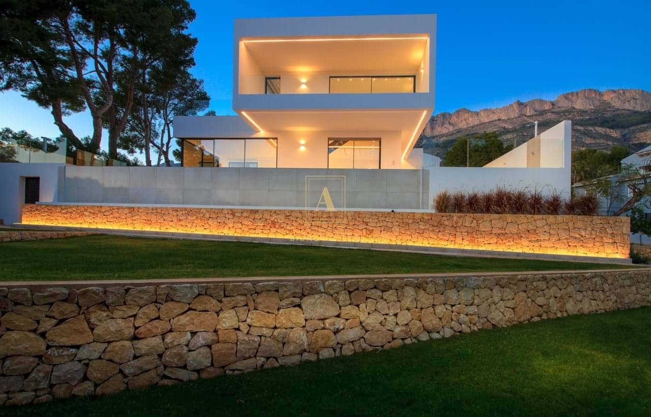 5 soverom Villa til salgs i Altea - € 2 490 000 (Ref: 7484846)