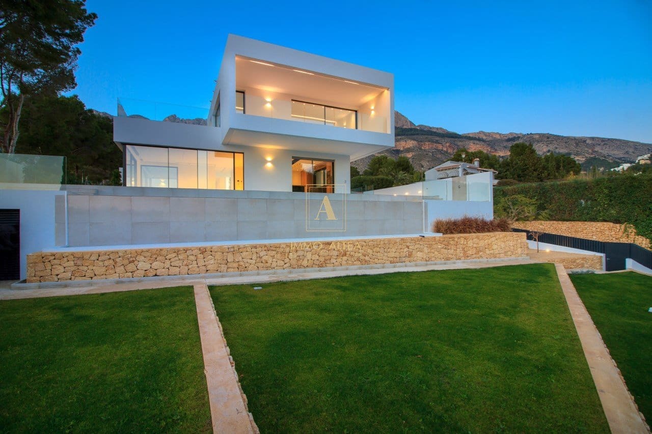 5 soverom Villa til salgs i Altea - € 2 490 000 (Ref: 7484846)