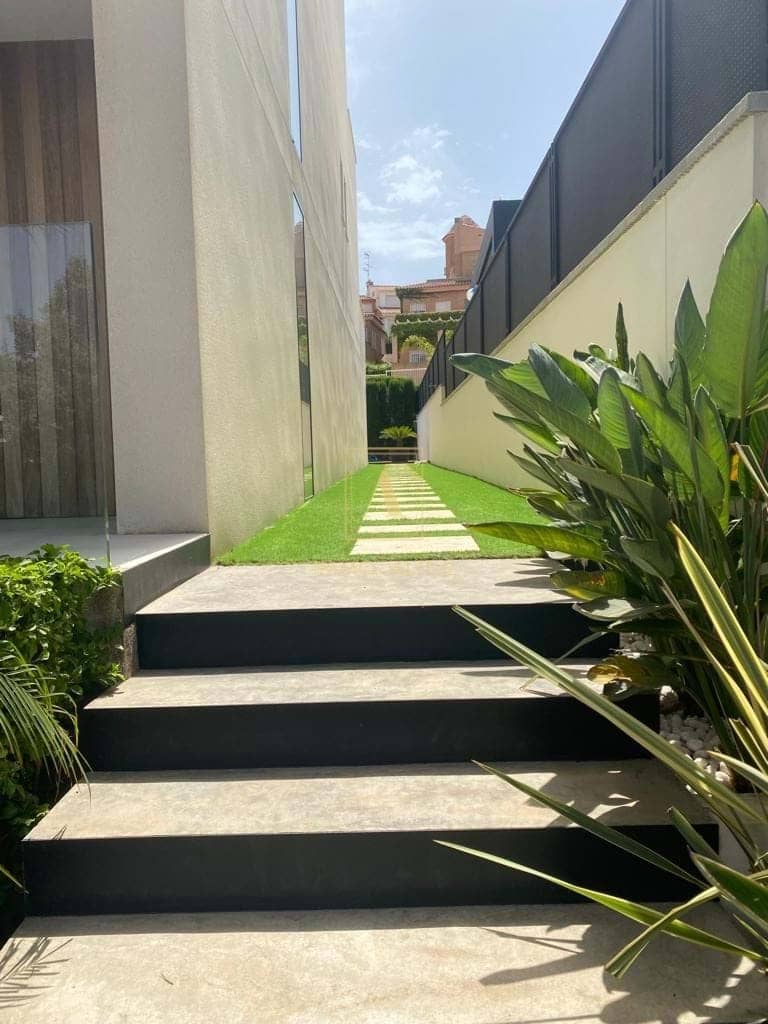 3 soveværelse Villa til salg i Alicante by med swimmingpool garage - € 1.600.000 (Ref: 7945427)