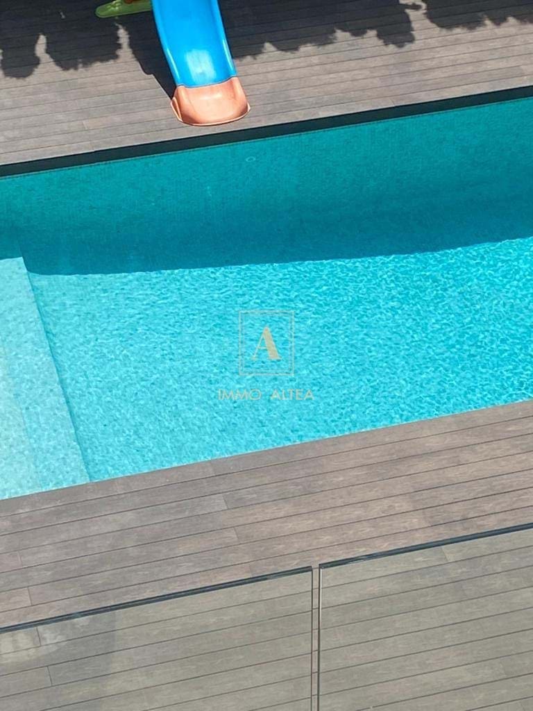 3 soveværelse Villa til salg i Alicante by med swimmingpool garage - € 1.600.000 (Ref: 7945427)