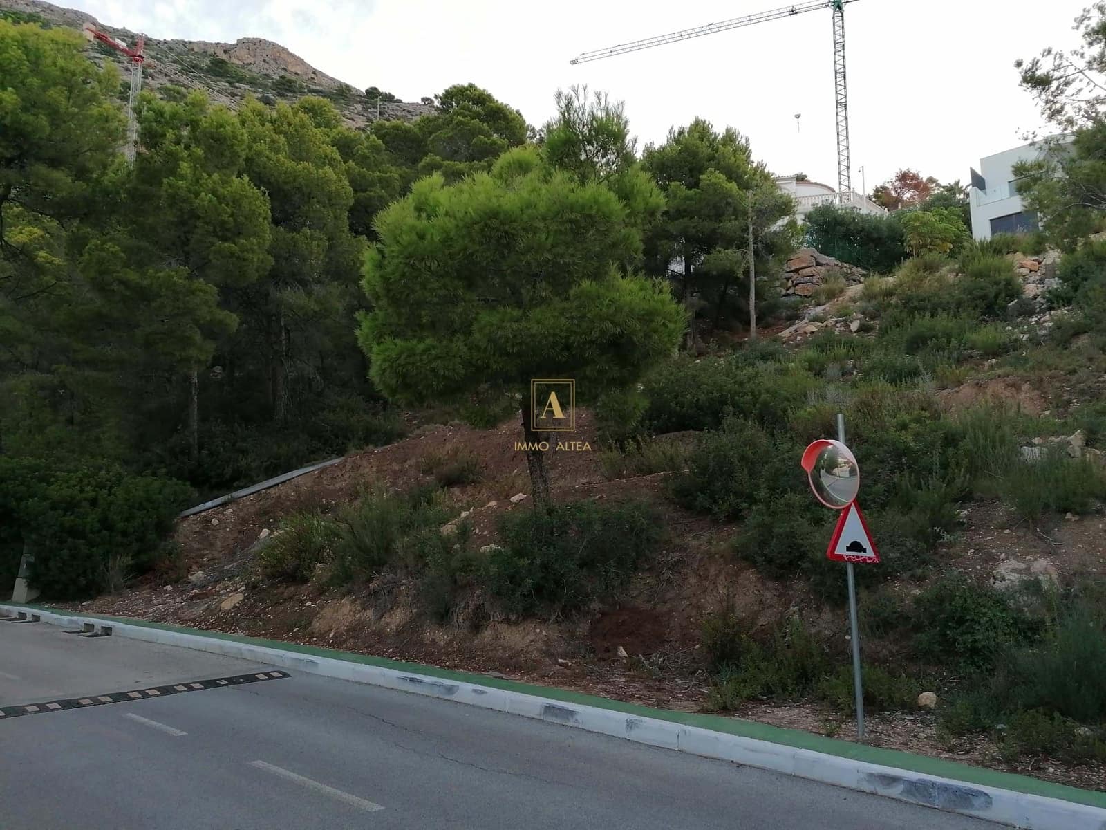 Grunde uden byggetilladelser til salg i Altea - € 215.000 (Ref: 8131328)
