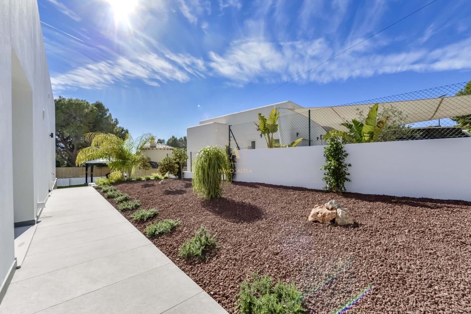 4 bedroom Villa for sale in Altea with pool garage - € 995,000 (Ref: 8244386)