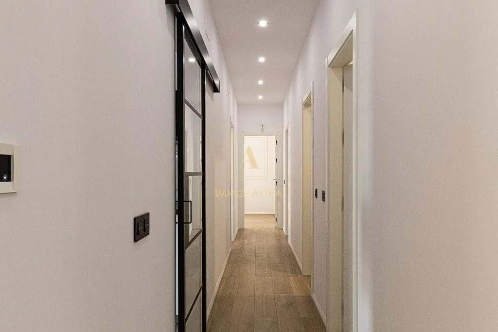 4 bedroom Villa for sale in Altea with pool garage - € 995,000 (Ref: 8244386)